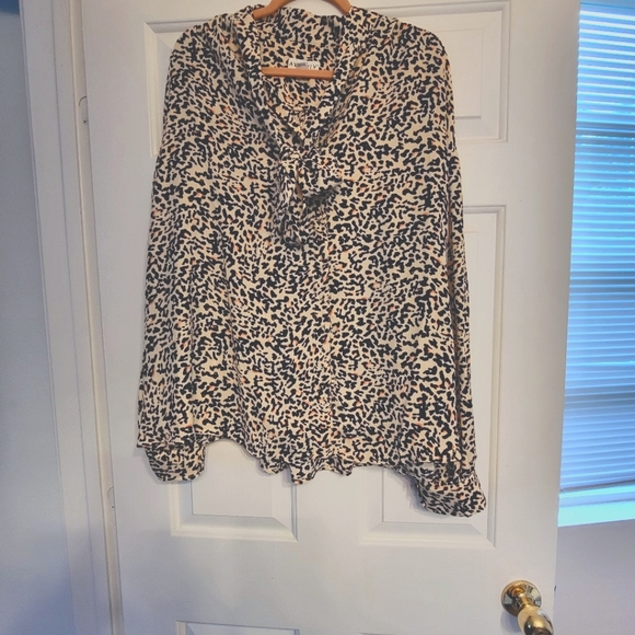 Ava & Viv Tops - Ava and Viv plus size black and pink cheetah print neck tie blouse